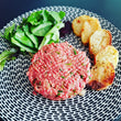 Tartare de boeuf Français 180 gr. PDT et salade